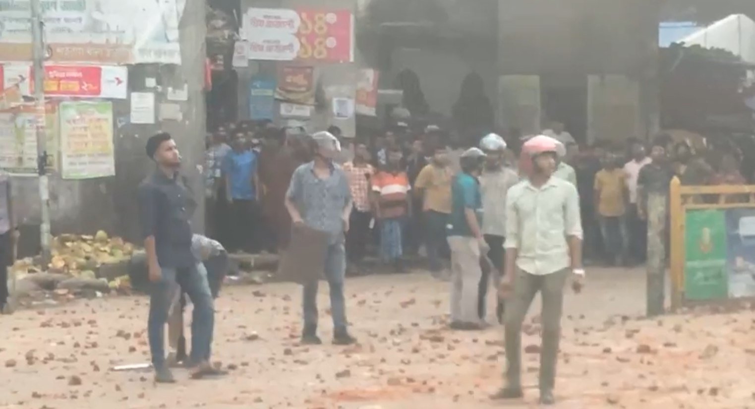 >>>ব্রেকিং<<<