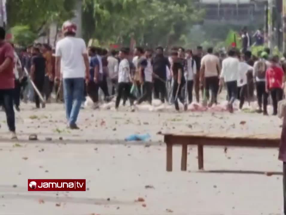 সাইন্স ল্যাব এলাকায় ব্যাপক সংঘর্ষ