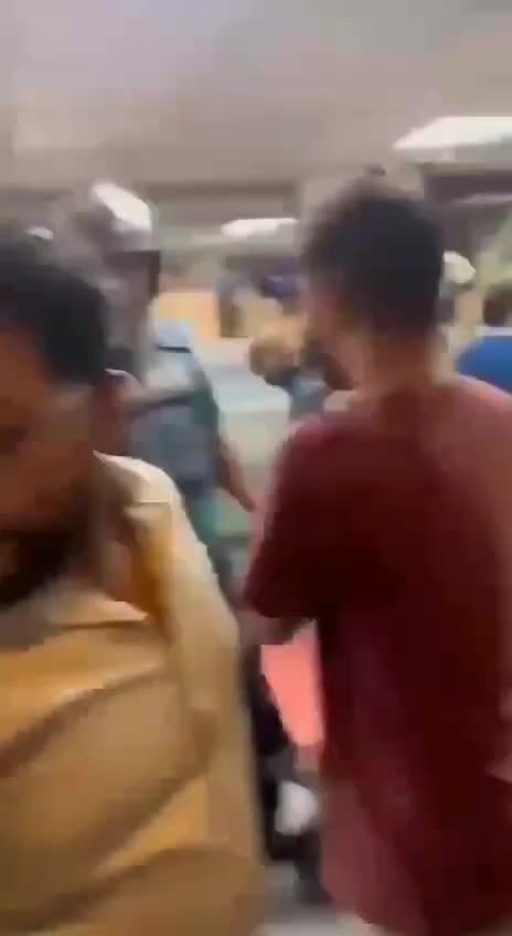 প্রাইম এশিয়া বিশ্ববিদ্যালয়ে ঢুকে পুলিশলীগের হামলা