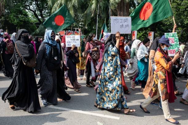 Students Continue To Protest In Dhaka