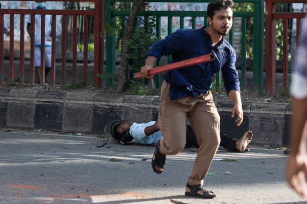 Anti-quota protesters and students supporting the ruling