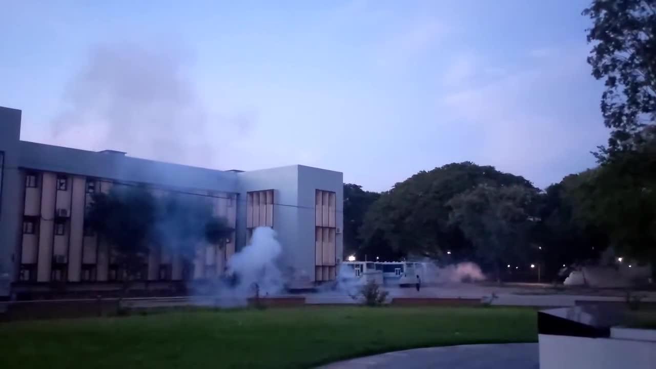 রাবিতে পুলিশি বাহিনীর বর্বরতার নমুনা