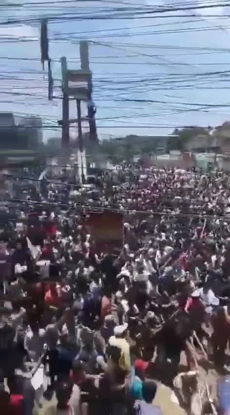 **নারায়গঞ্জের চাষাড়াতে পুলিশ লীগকে এভাবেই প্রতিহত করেছে মুক্তিপাগল ছাত্রজনতা**