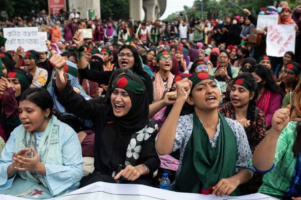Students Block Shahbagh Removing Police Barricade