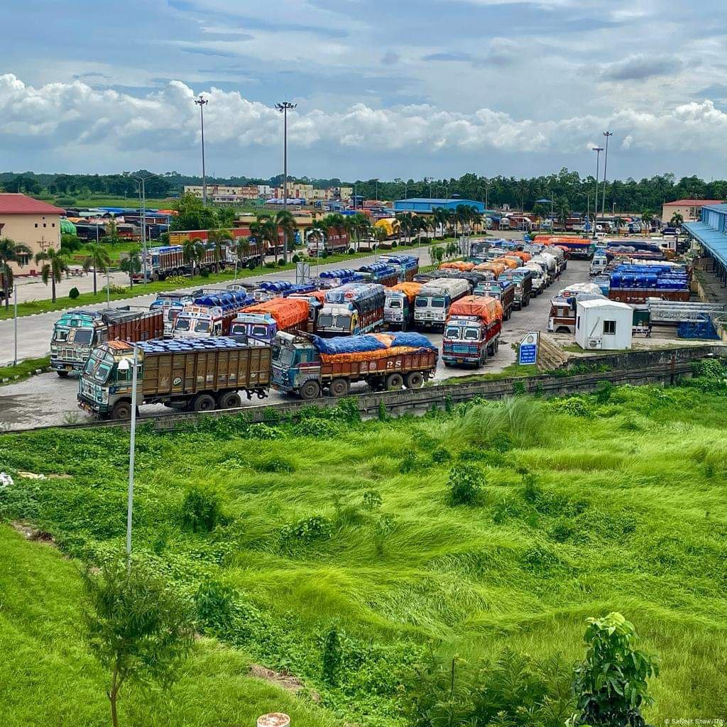 পুরো দেশ কার্যত অচল হয়ে আছে।