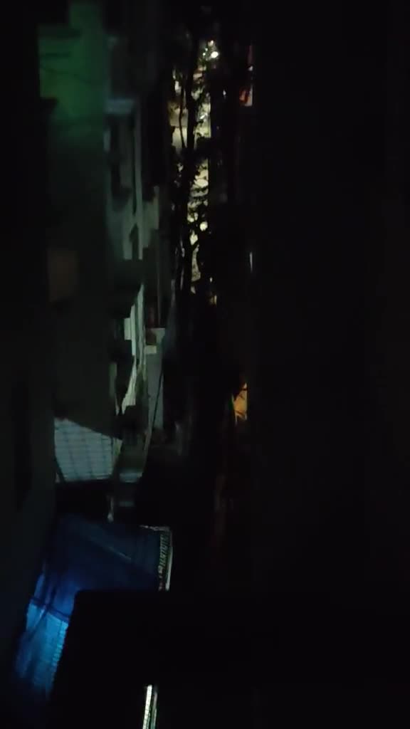 Amra hostel e bose theke sei sobdo sunsi