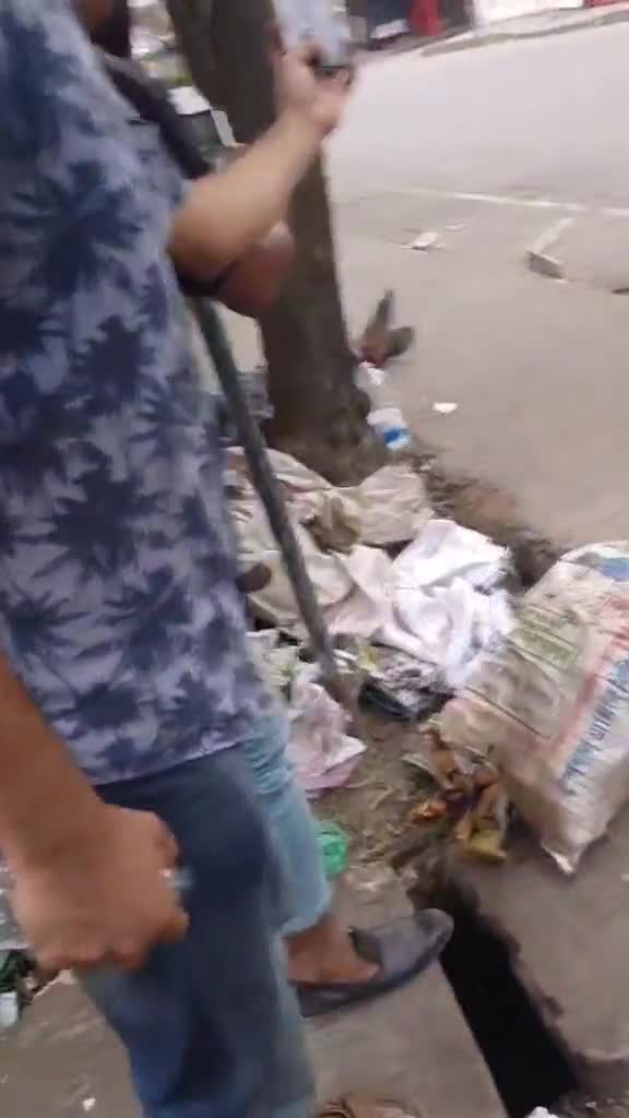 উত্তরা আধুনিক মেডিকেলের অপজিট