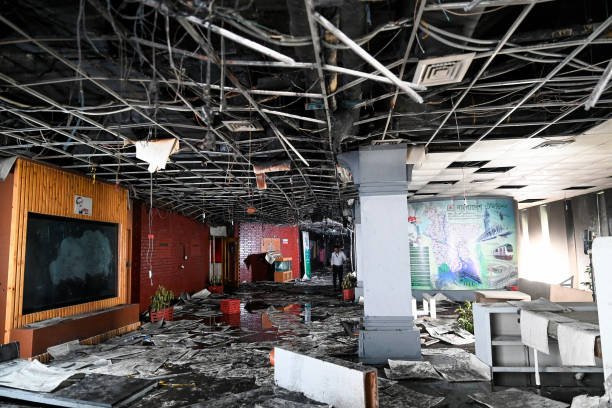 TOPSHOT-BANGLADESH-UNREST-STUDENTS-TV