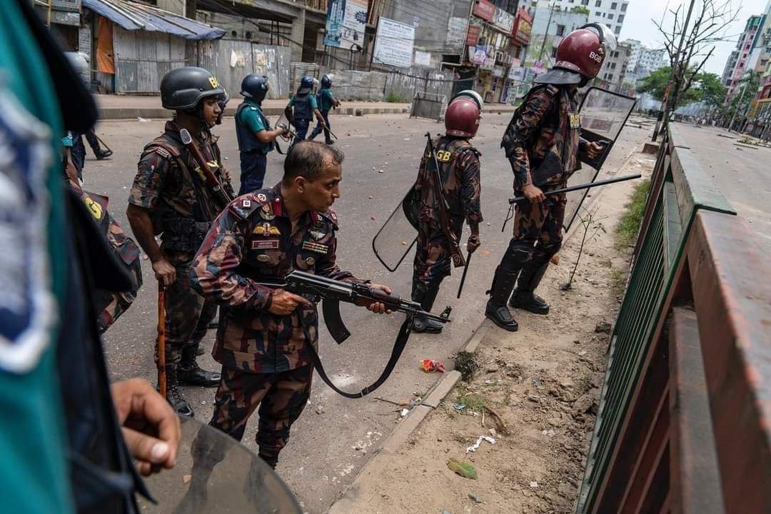 কার পয়সায় কেনা গুলি কার উপর খরচ করিস?