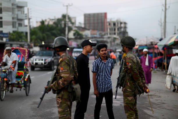 Vehicle movement starts as Bangladesh eases curfew for a limited