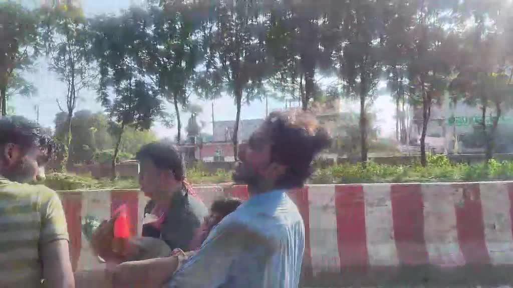 এই ২ জন ই নিহত হয়েছে। একজন সাংবাদিক বন্ধু থেকে নেওয়া ভিডিও!
