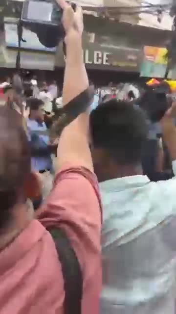 নারী নিপীড়ক আওয়ামী পুলিশলীগ।