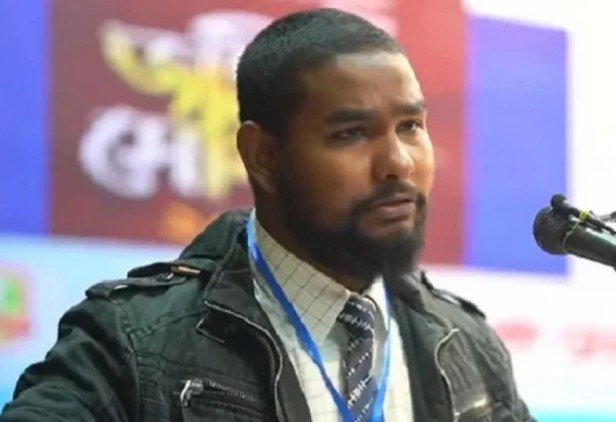 ৬ দিনের রিমান্ডে ব্র্যাকের সাবেক শিক্ষক আসিফ মাহতাব উৎস