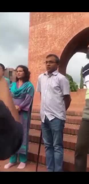 যে পিতা সন্তানের লাশ সনাক্ত করতে ভয় পায়