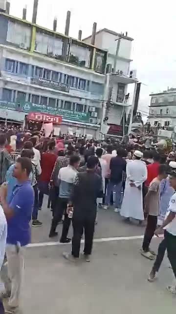 আমার টাকায় গুলি করে,