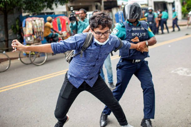 TOPSHOT-BANGLADESH-UNREST-STUDENTS