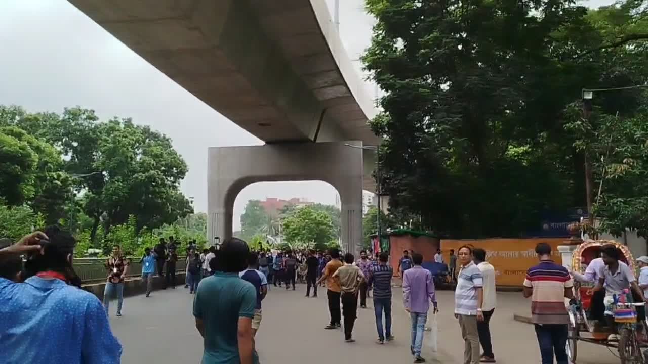 আমার ভাই কবরে
