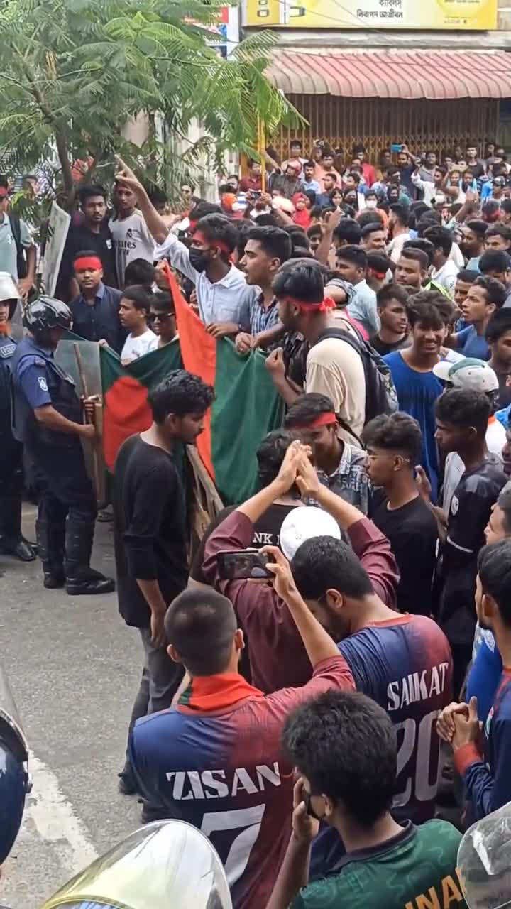 আমার ভাইয়ের রক্তে লাল