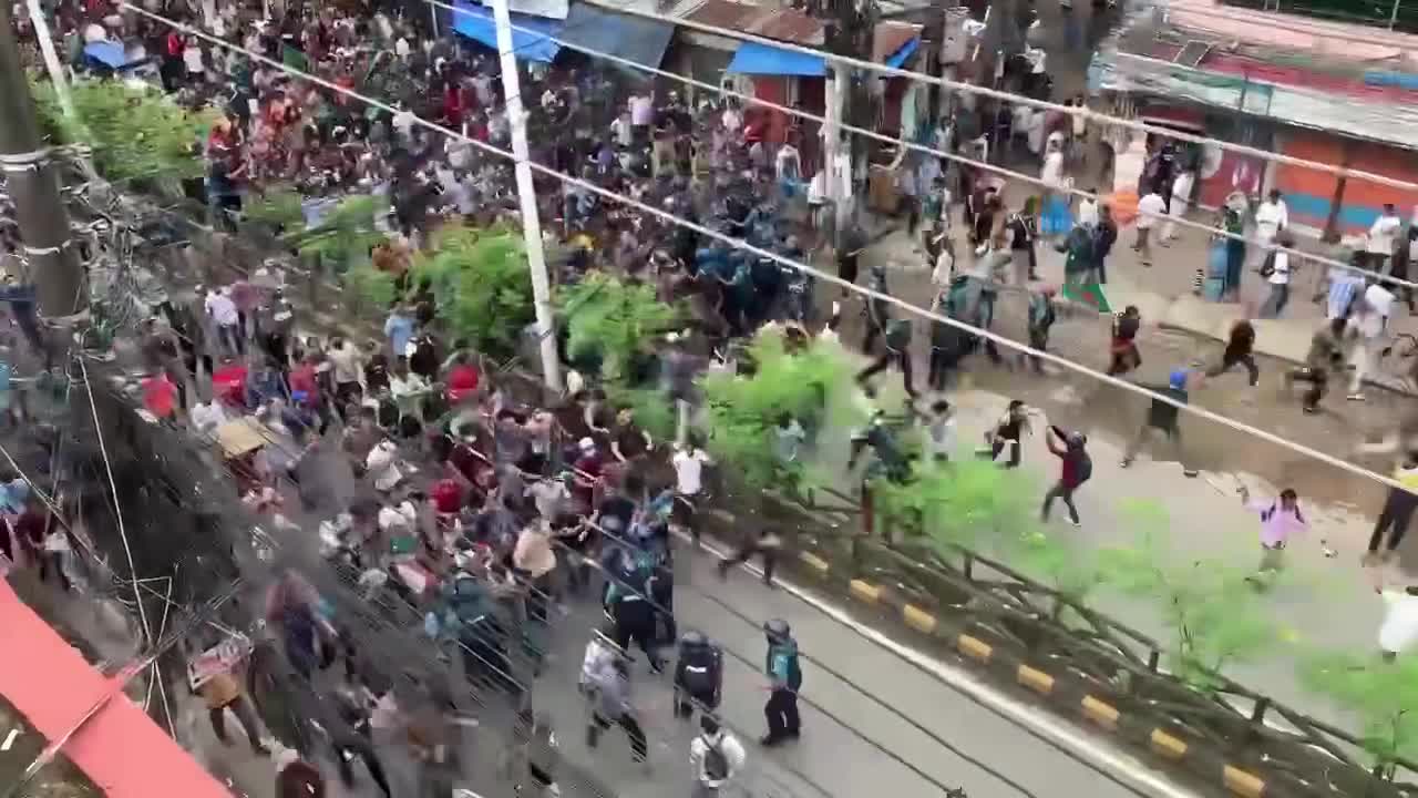 আমার টাকায় খায়, পরে