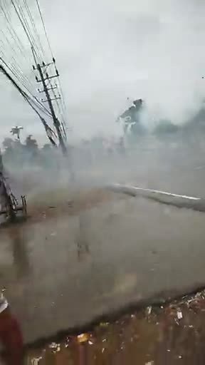 সিলেটে শিক্ষার্থীদের উপর পুলিশের সন্ত্রাসী হামলা।
