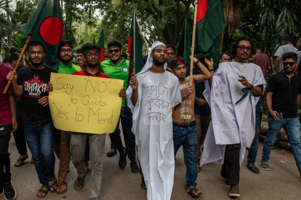 Students Continue To Protest In Dhaka