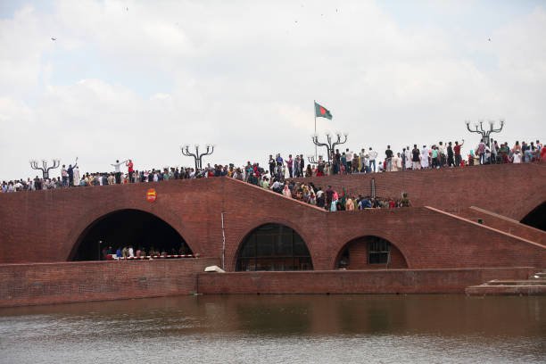 Bangladesh-a-Day-after-PM-fleeing