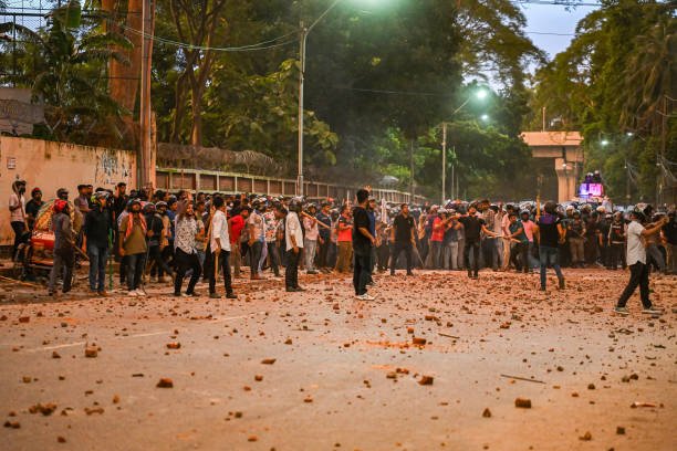 Anti-quota Protesters and Students Backing the Ruling Awami