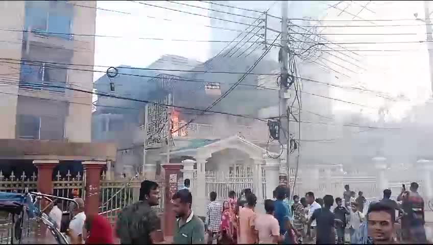 মাদারীপুর ২ আসনের ডামি এমপি শাজাহানের বাড়ি।