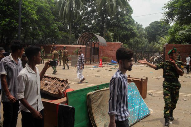 Bangladesh-a-Day-after-PM-fleeing