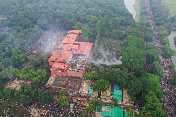 TOPSHOT-BANGLADESH-UNREST-STUDENTS