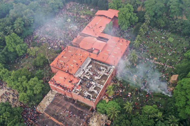 TOPSHOT-BANGLADESH-UNREST-STUDENTS
