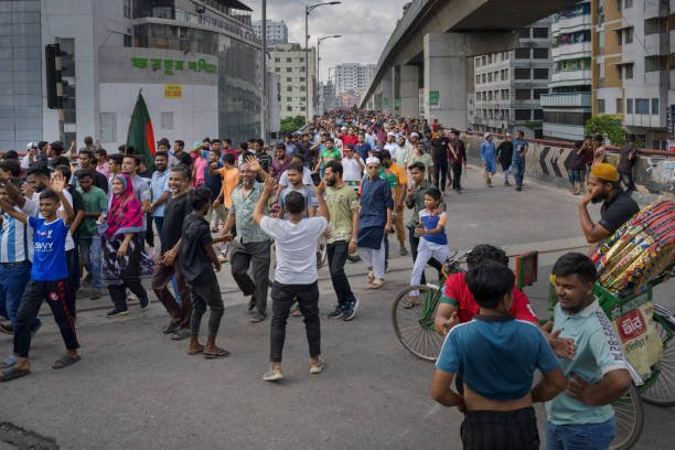 Bangladesh Protesters March to Dhaka, Defying PM Hasina